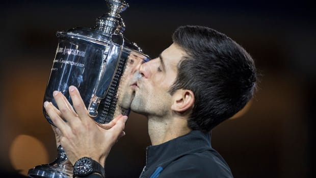 djokovic_kisses_us_open_trophy.jpg